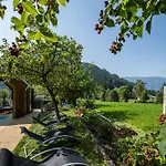 Отель Genusshotel Almrausch Бад Кляйнкирххайм