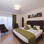 Genusshotel Almrausch Бад Кляйнкирххайм